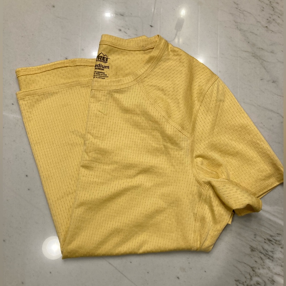 Rei Lightweight Base T-Shirt Size Medium